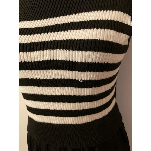 Ontwelfth Black and White Striped Sleeveless  Dress - Picture 4 of 7